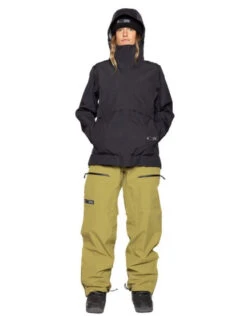 L1 Ukka Womens Snowboard Jacket 2025 | Black(L1 Ukka Womens Snowboard Jacket 2025 Black)