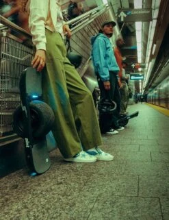 ONEwheel Pint S Electric Skateboard | Black(Onewheel Pint S Electric Skateboard Black) -Twelve Board Store onewheelpints2